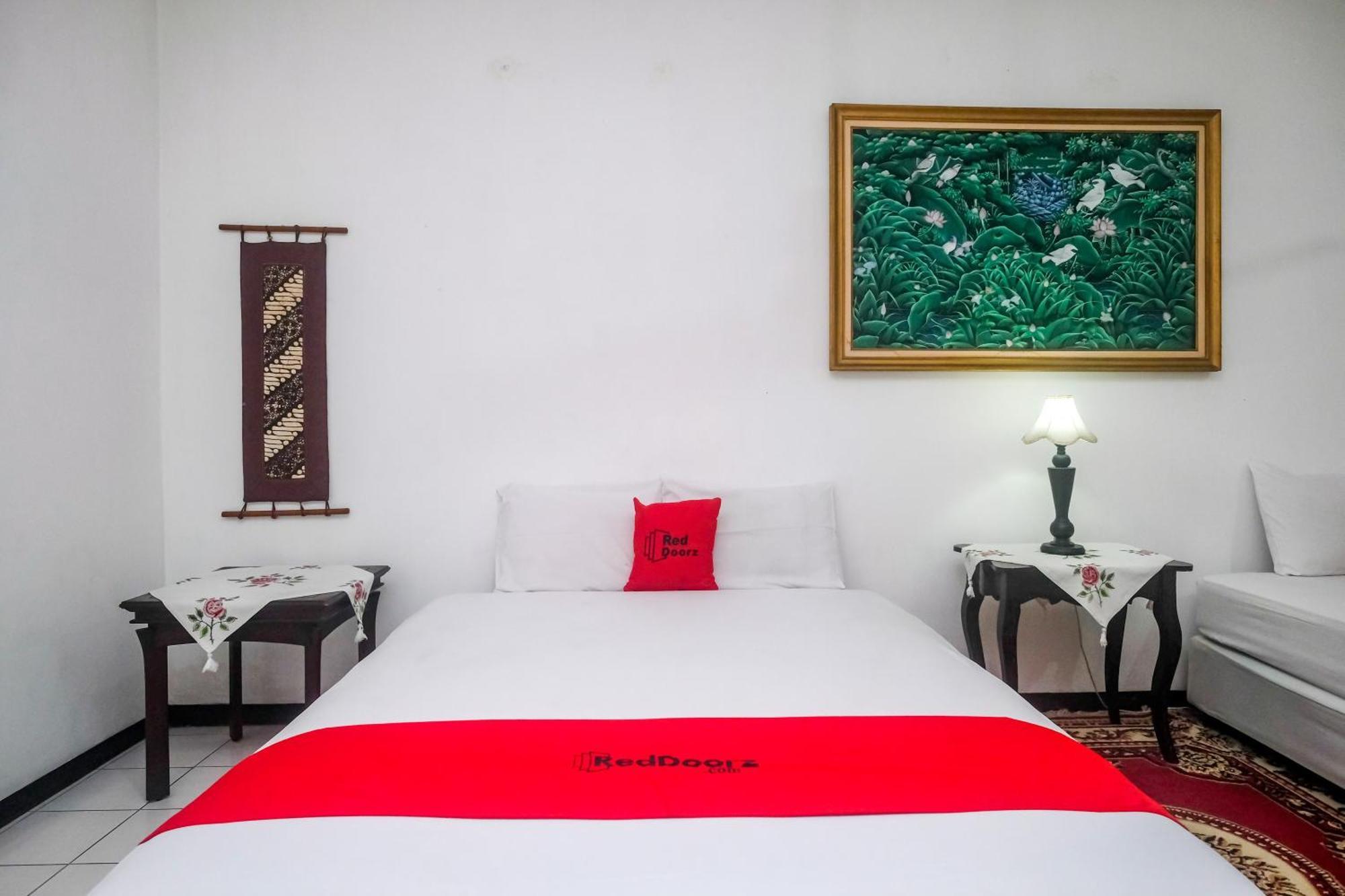 Reddoorz Syariah At Griya Raharja Klaten Exterior photo