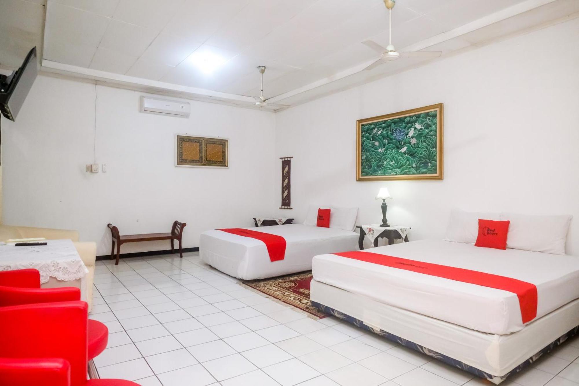 Reddoorz Syariah At Griya Raharja Klaten Exterior photo