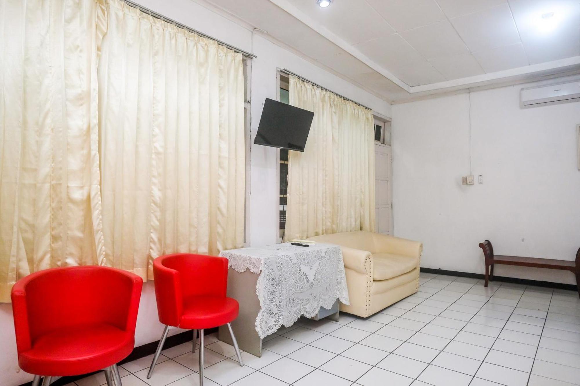 Reddoorz Syariah At Griya Raharja Klaten Exterior photo