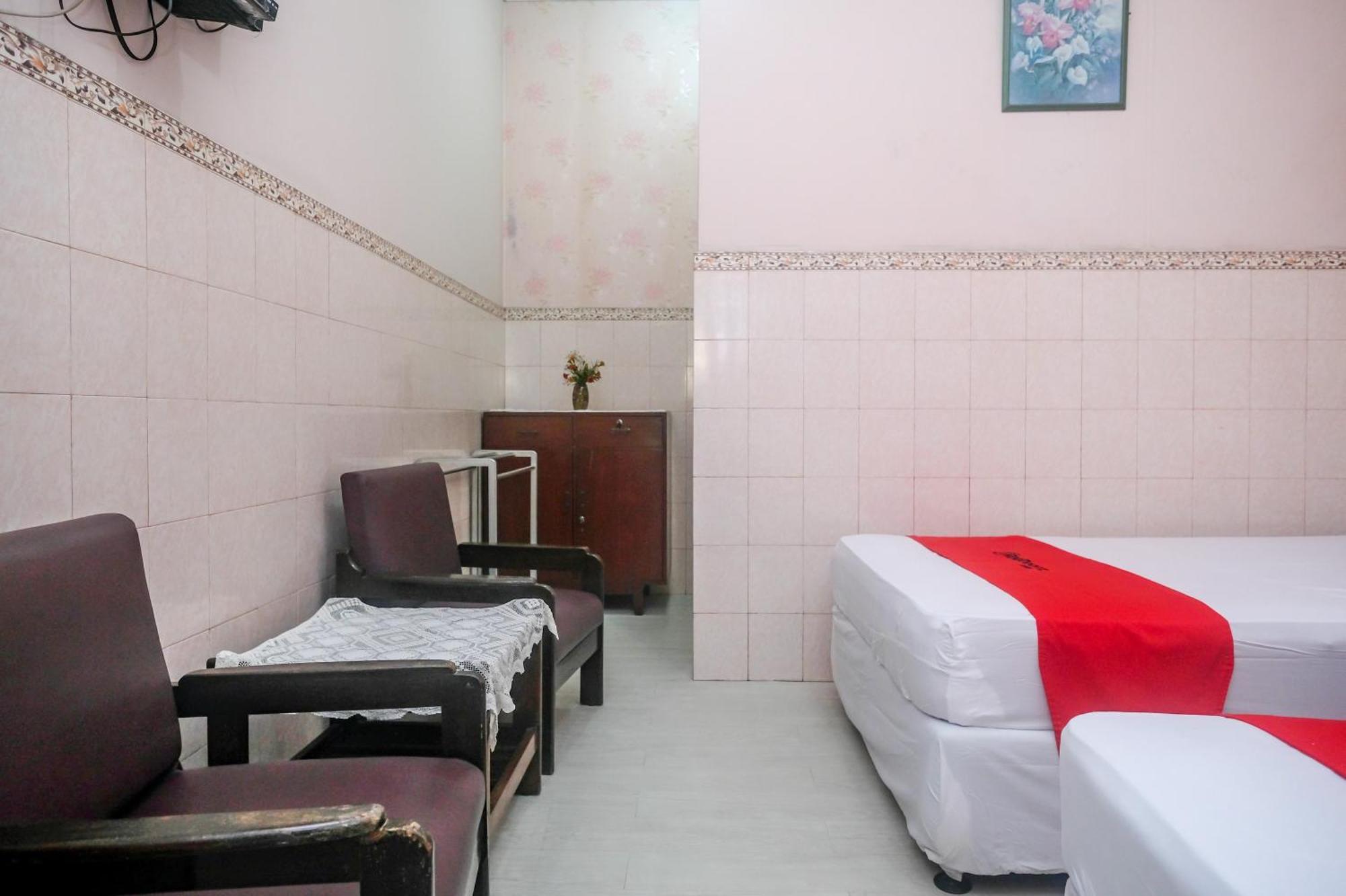 Reddoorz Syariah At Griya Raharja Klaten Exterior photo