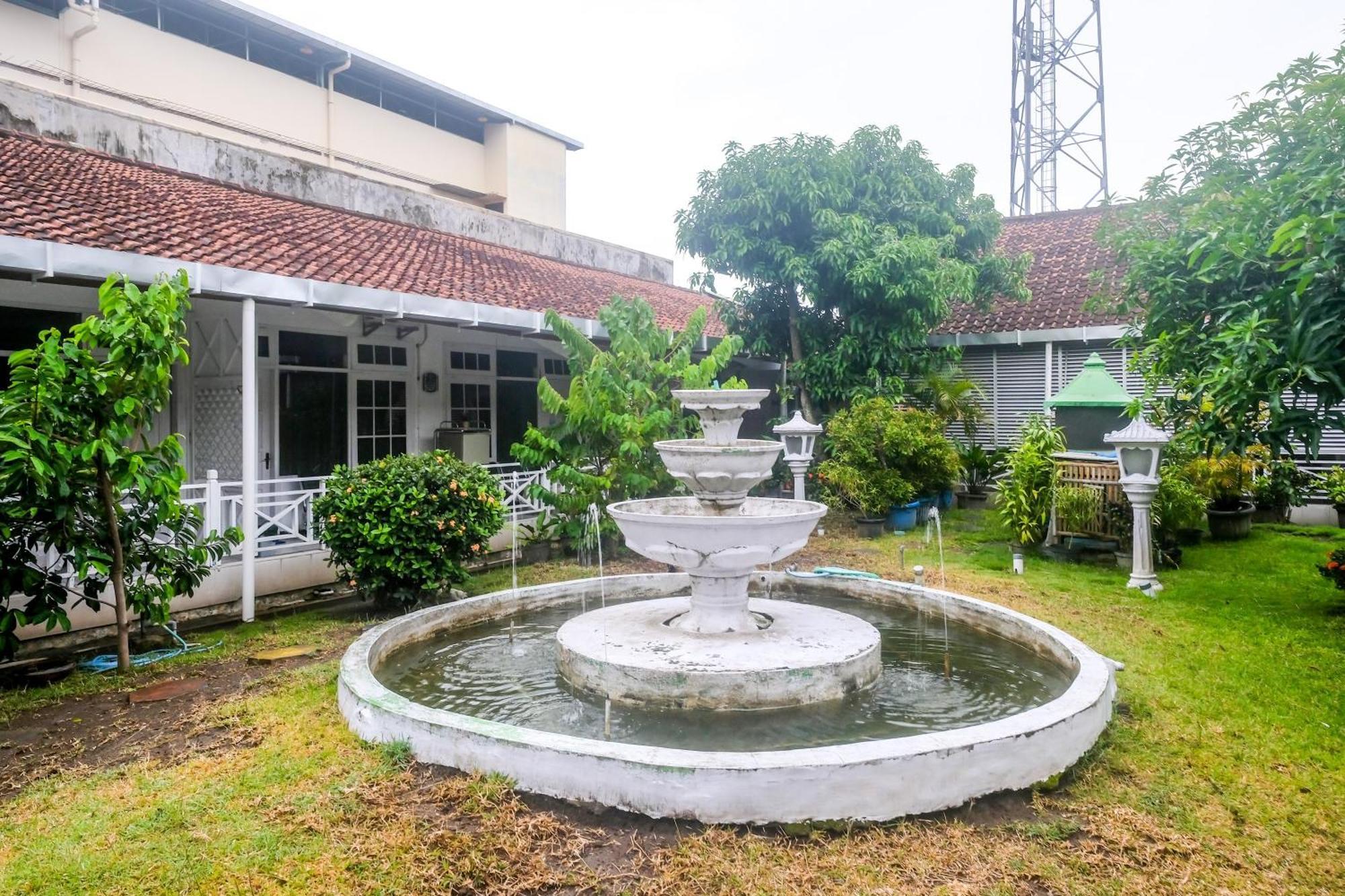 Reddoorz Syariah At Griya Raharja Klaten Exterior photo