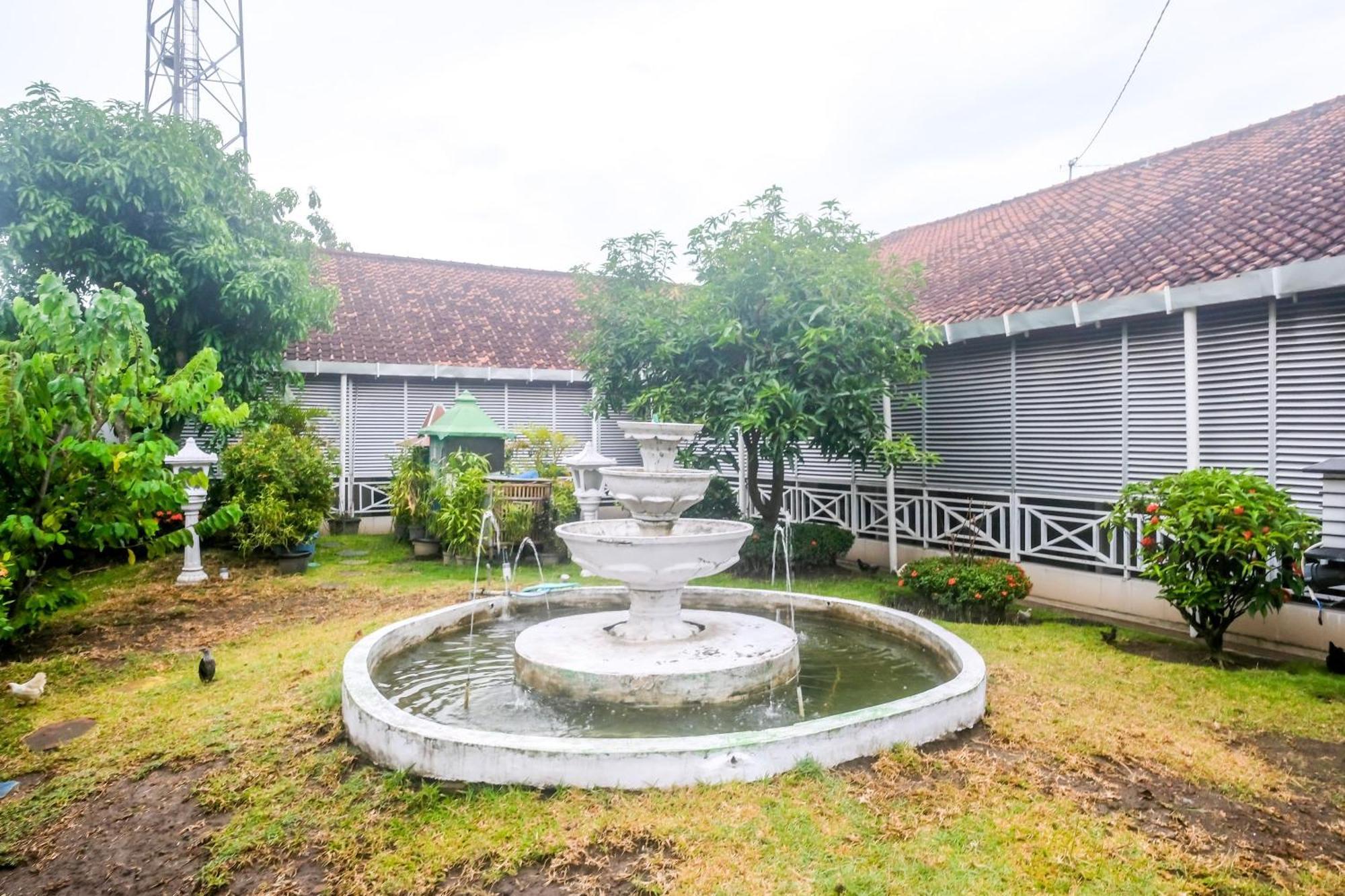 Reddoorz Syariah At Griya Raharja Klaten Exterior photo