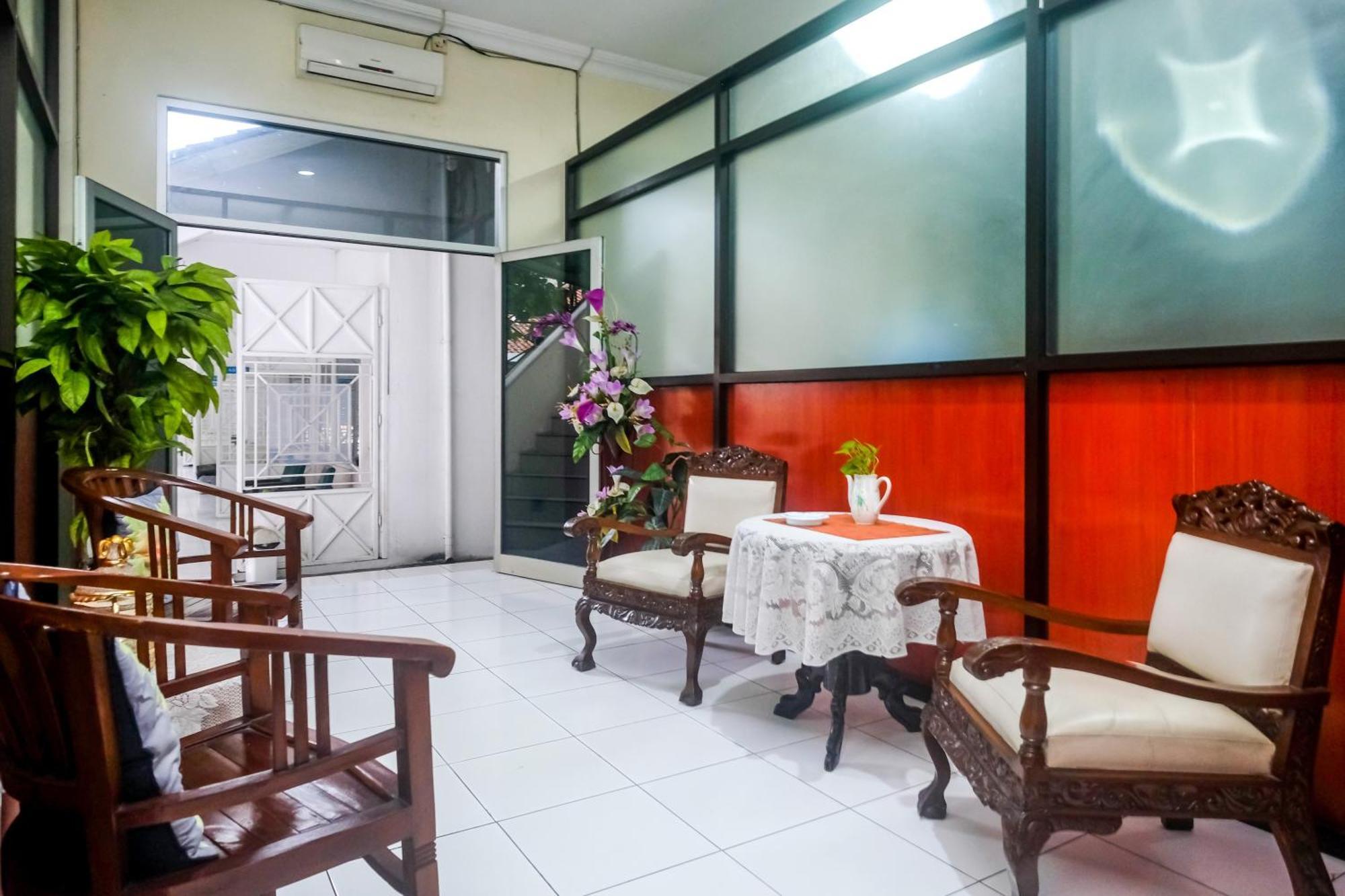 Reddoorz Syariah At Griya Raharja Klaten Exterior photo