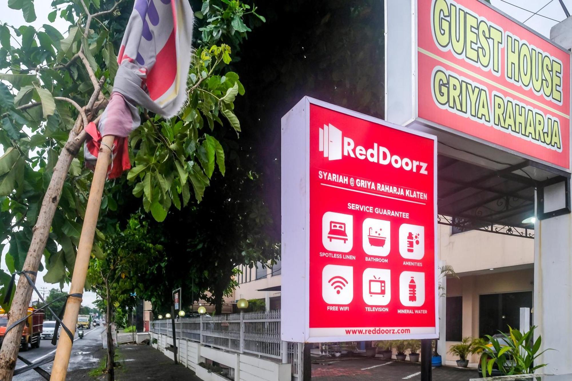 Reddoorz Syariah At Griya Raharja Klaten Exterior photo
