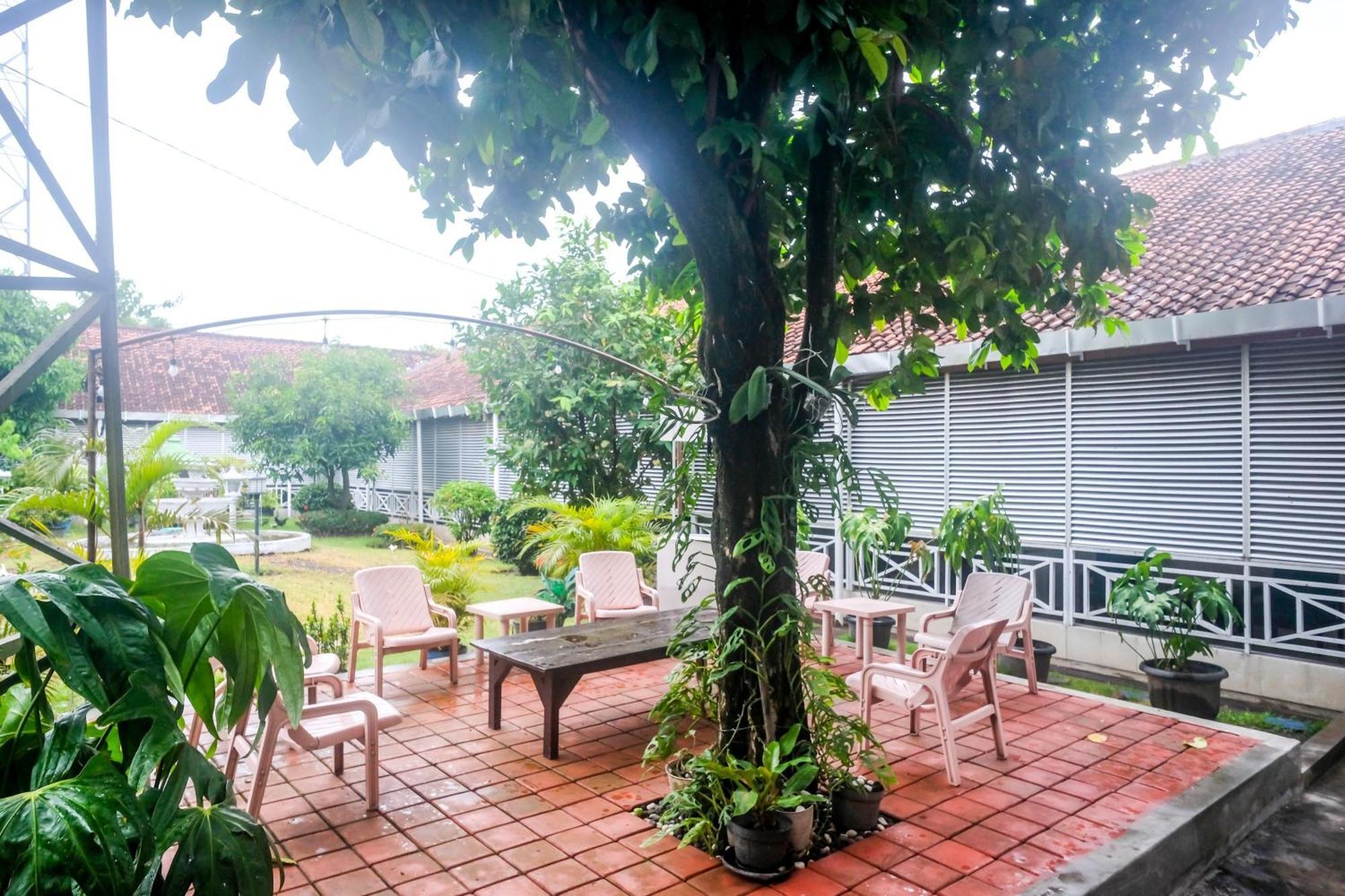 Reddoorz Syariah At Griya Raharja Klaten Exterior photo