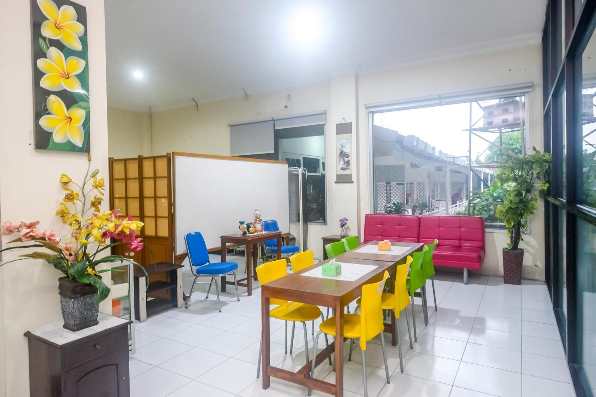 Reddoorz Syariah At Griya Raharja Klaten Exterior photo